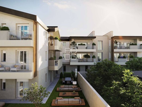 appartamento in vendita a Desenzano del Garda in zona Campeggio sul Vò