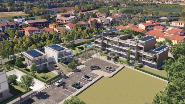 appartamento in vendita a Desenzano del Garda in zona Rivoltella