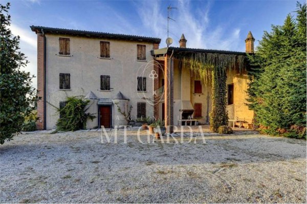 casa indipendente in vendita a Desenzano del Garda in zona Rivoltella