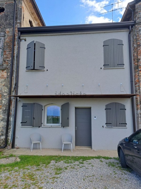 casa indipendente in vendita a Desenzano del Garda in zona Montonale