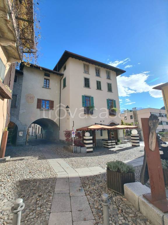 appartamento in vendita ad Edolo in zona Vico