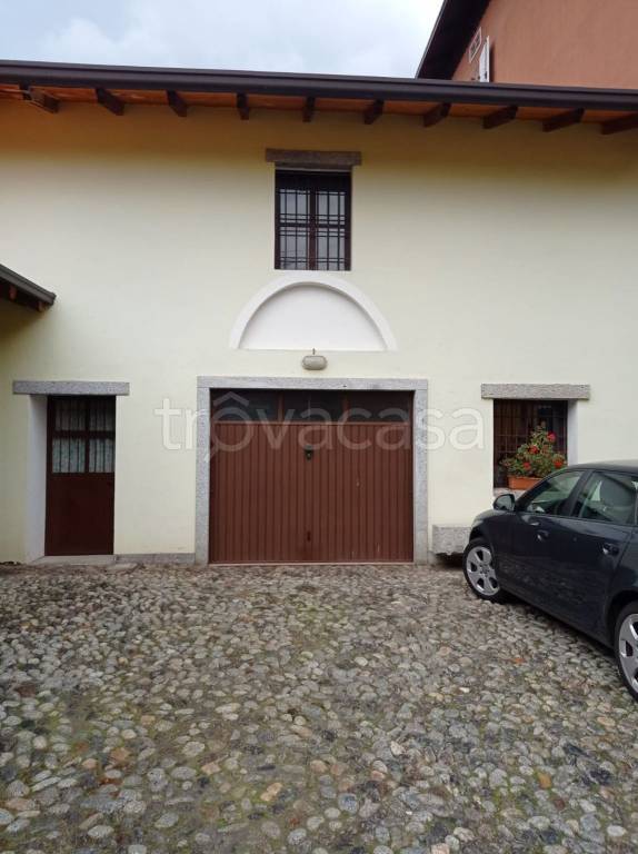 casa indipendente in vendita ad Edolo in zona Vico