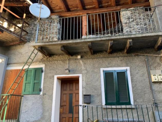 casa indipendente in vendita ad Edolo in zona Vico