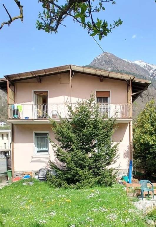 casa indipendente in vendita ad Edolo in zona Vico