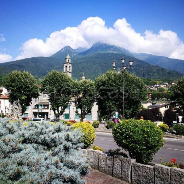 casa indipendente in vendita ad Edolo in zona Vico