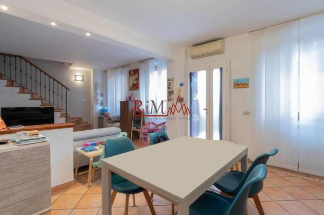 casa indipendente in vendita ad Edolo in zona Vico