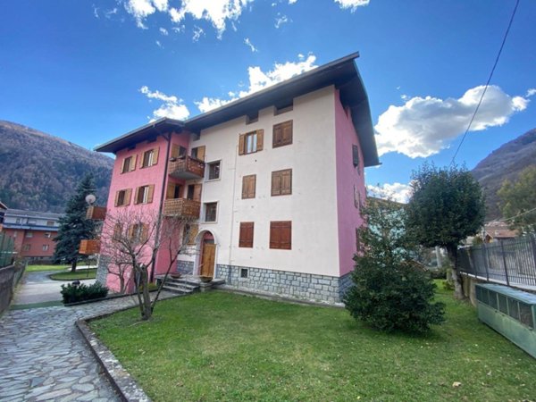 appartamento in vendita ad Edolo in zona Vico