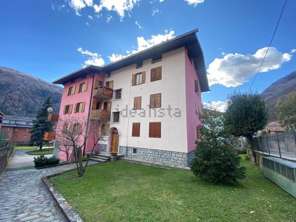 appartamento in vendita ad Edolo in zona Vico