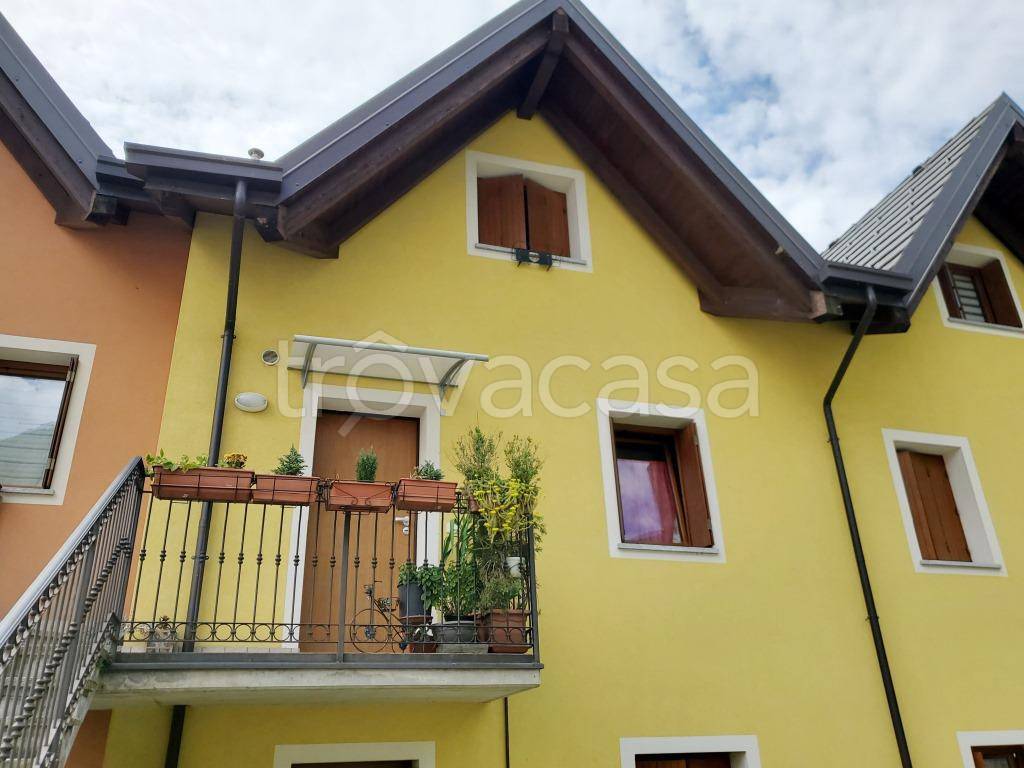 appartamento in vendita ad Edolo in zona Vico