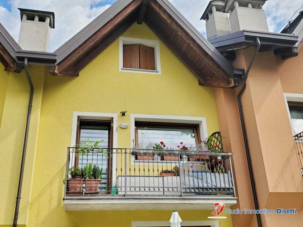 appartamento in vendita ad Edolo in zona Vico