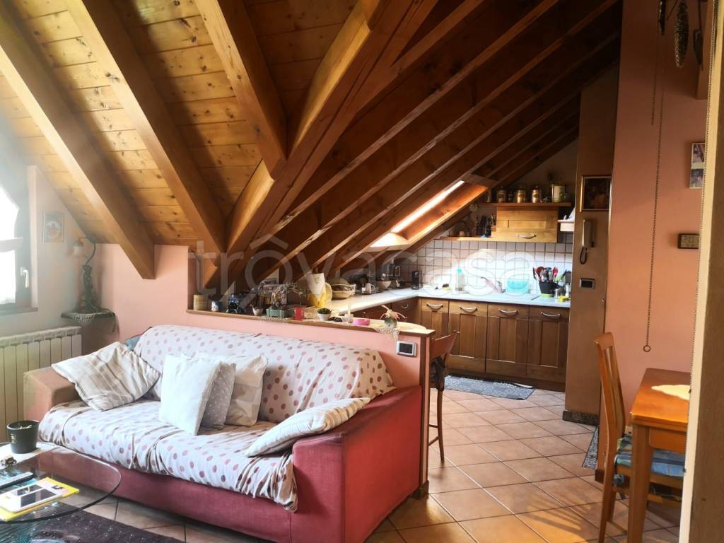 appartamento in vendita ad Edolo in zona Vico