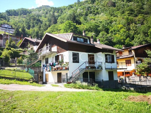 casa indipendente in vendita ad Edolo