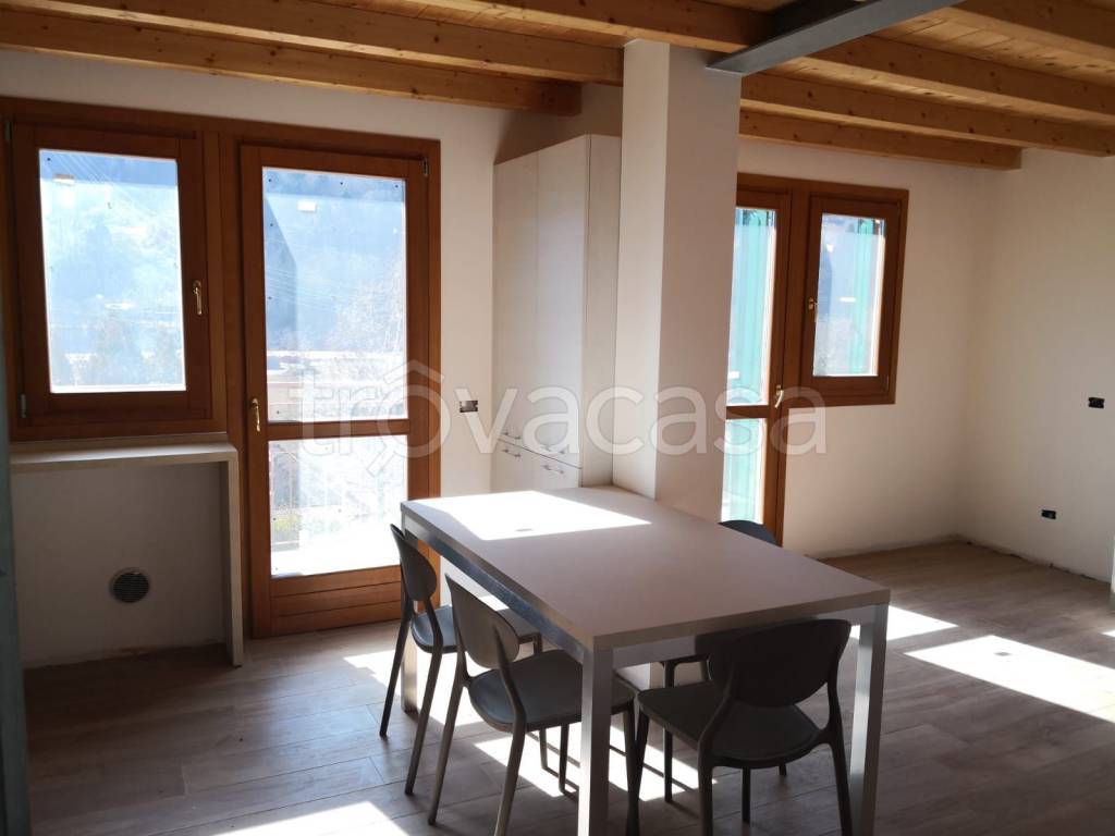appartamento in vendita ad Edolo in zona Vico