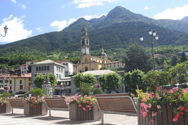 appartamento in vendita ad Edolo in zona Vico