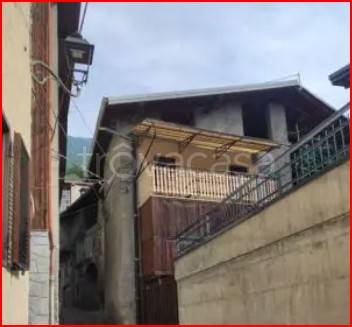 appartamento in vendita ad Edolo in zona Vico