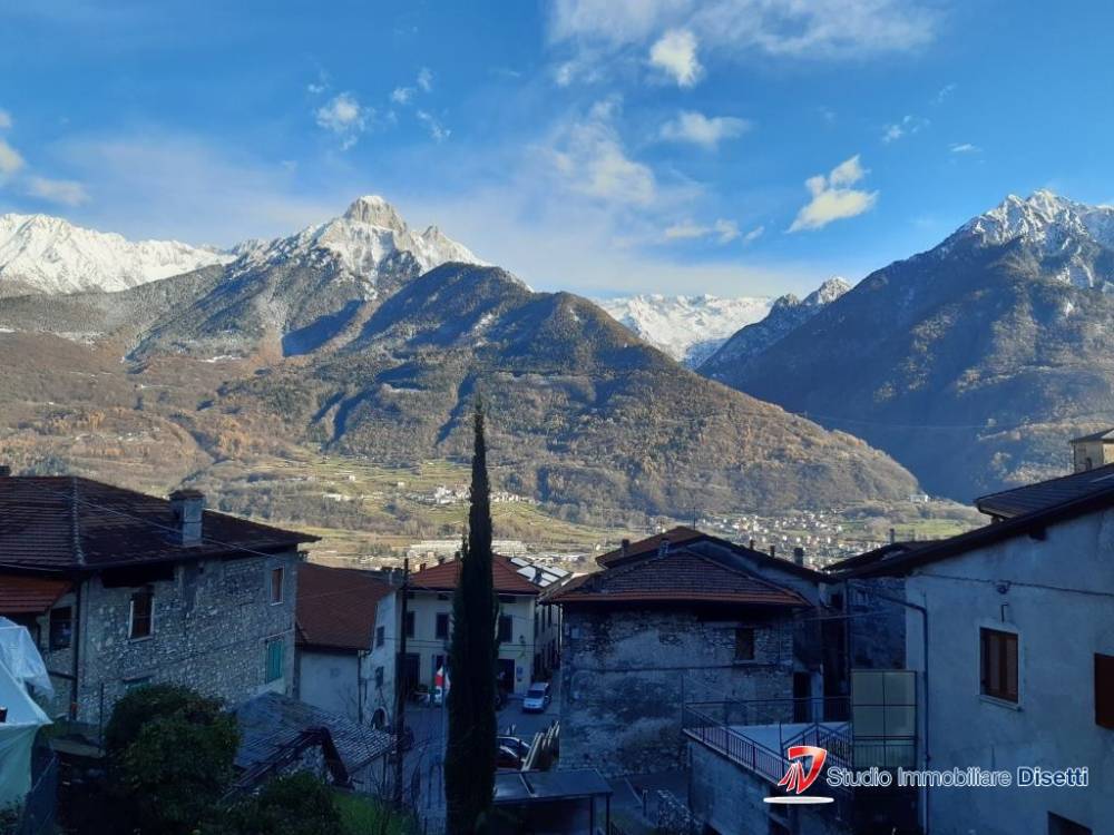 casa indipendente in vendita ad Edolo in zona Vico
