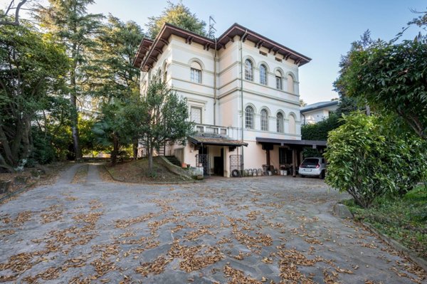 casa indipendente in vendita ad Edolo in zona Vico