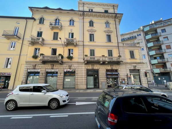 negozio in vendita ad Edolo in zona Vico