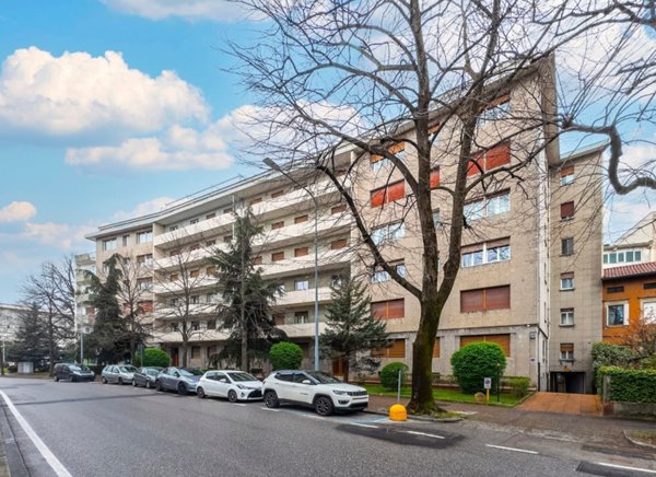 appartamento in vendita ad Edolo in zona Vico