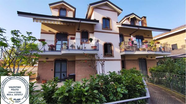 casa indipendente in vendita ad Edolo in zona Vico