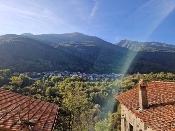 casa indipendente in vendita ad Edolo in zona Cortenedolo