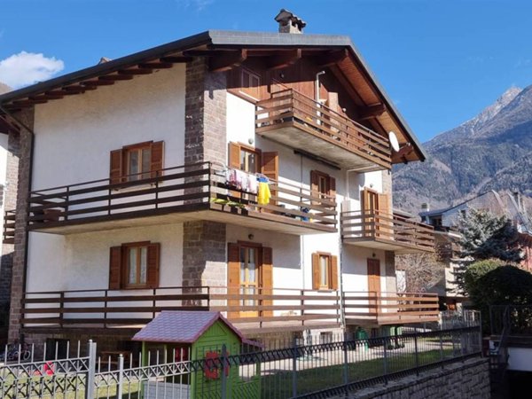 appartamento in vendita ad Edolo in zona Vico