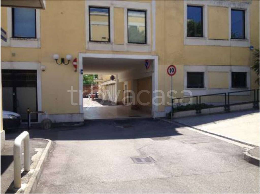 ufficio in vendita ad Edolo in zona Vico