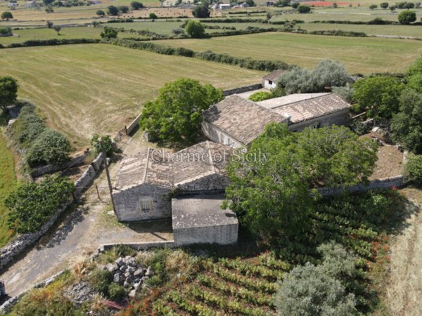 casa indipendente in vendita ad Edolo in zona Vico