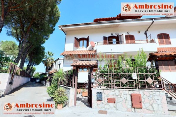 casa indipendente in vendita ad Edolo in zona Vico