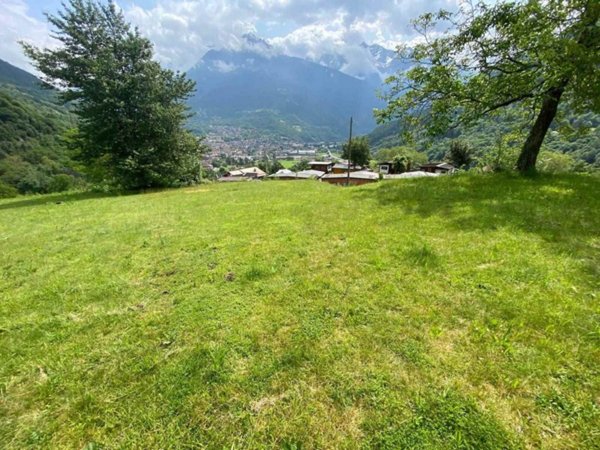 negozio in vendita ad Edolo in zona Vico