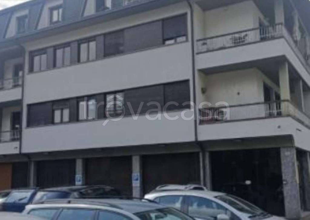 negozio in vendita ad Edolo in zona Vico