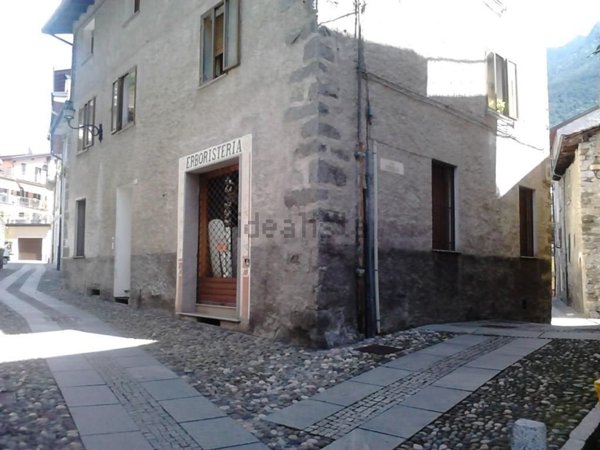 locale commerciale in vendita ad Edolo