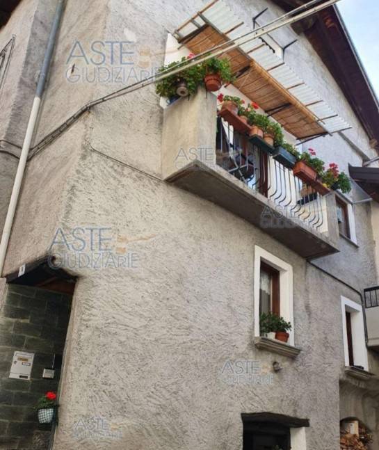 appartamento in vendita ad Edolo in zona Vico