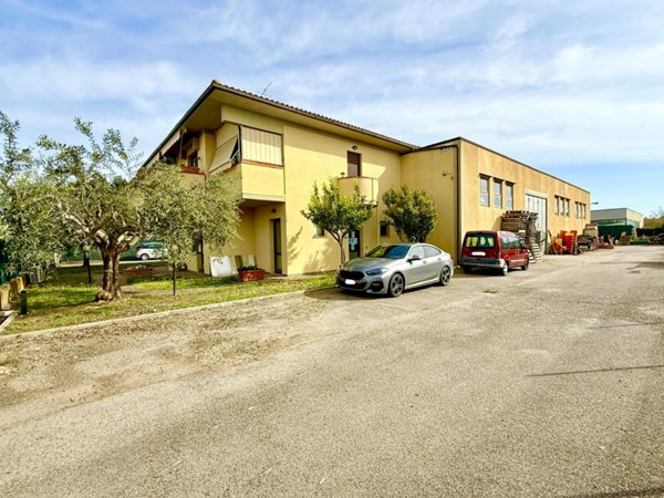 capannone in vendita ad Edolo in zona Vico