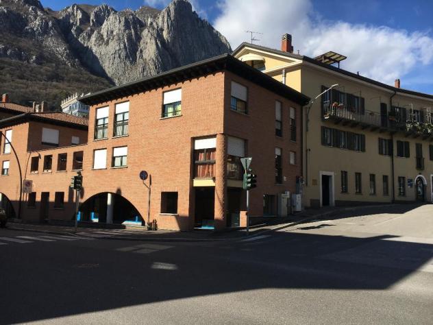negozio in vendita ad Edolo in zona Vico