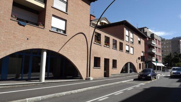 negozio in vendita ad Edolo in zona Vico