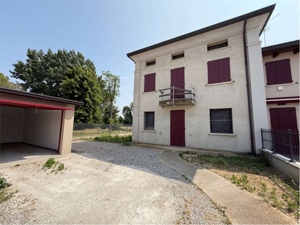 casa indipendente in vendita ad Edolo in zona Vico