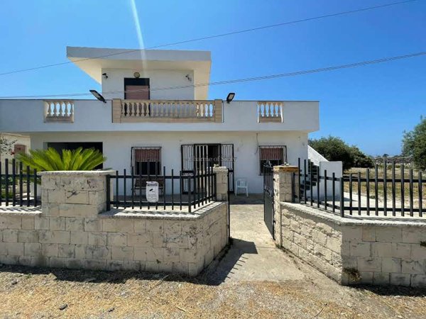casa indipendente in vendita ad Edolo in zona Vico