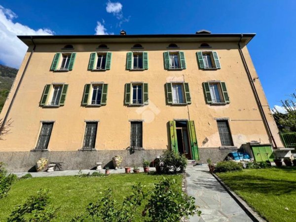 casa indipendente in vendita ad Edolo in zona Vico