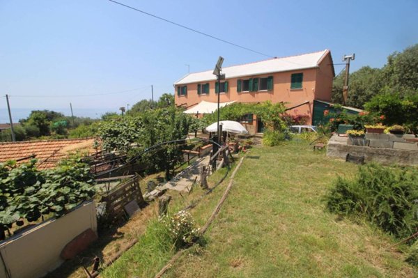 casa indipendente in vendita ad Edolo in zona Vico