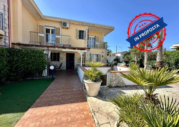 casa indipendente in vendita ad Edolo in zona Vico