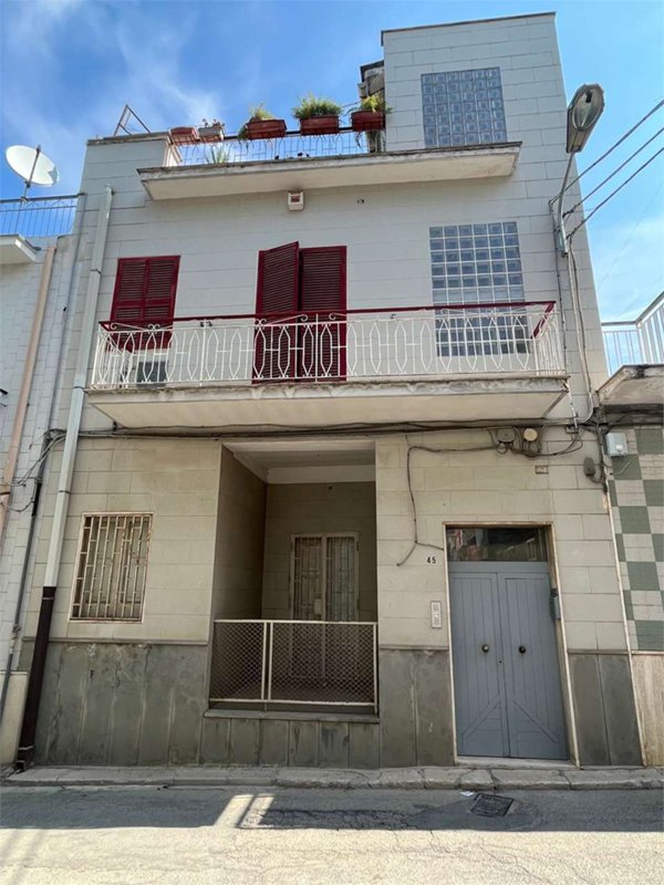 casa indipendente in vendita ad Edolo in zona Vico