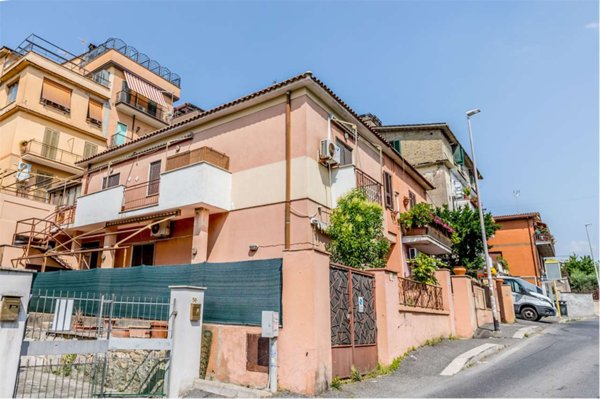 appartamento in vendita ad Edolo in zona Vico