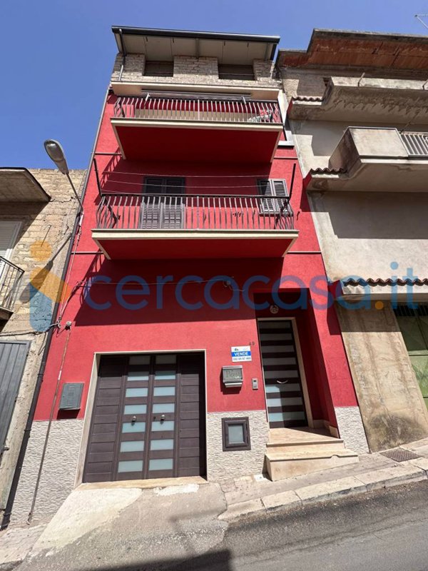 casa indipendente in vendita ad Edolo in zona Vico