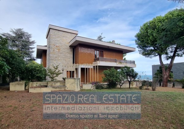 casa indipendente in vendita ad Edolo in zona Vico