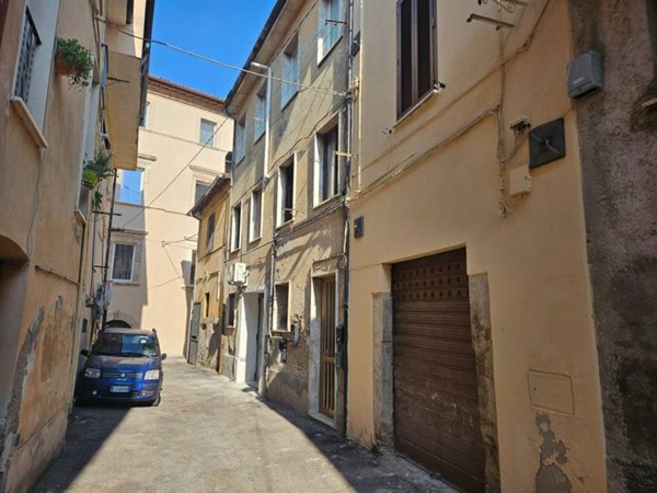 appartamento in vendita ad Edolo in zona Vico