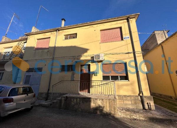 casa indipendente in vendita ad Edolo in zona Vico