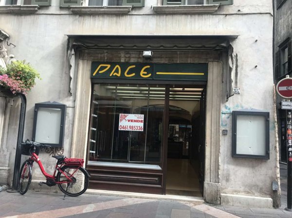 negozio in vendita ad Edolo in zona Vico