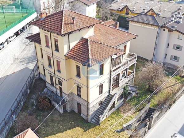 casa indipendente in vendita ad Edolo in zona Vico