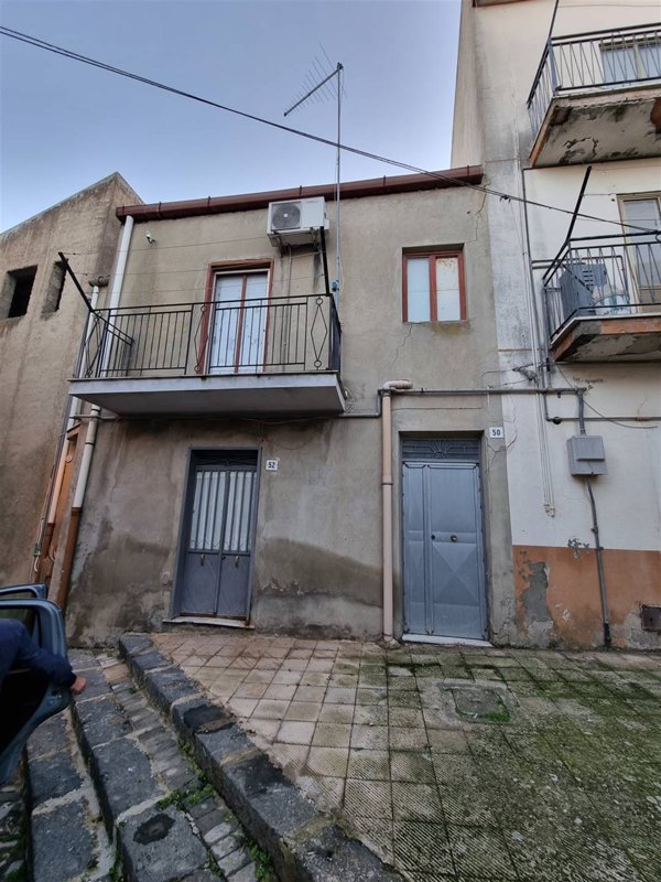 casa indipendente in vendita ad Edolo in zona Vico